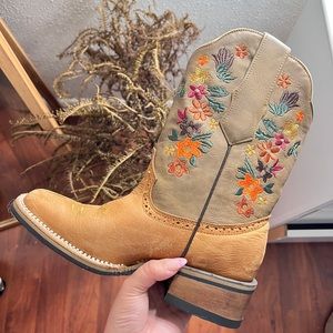 Tan Women’s Cowboy Western Boots